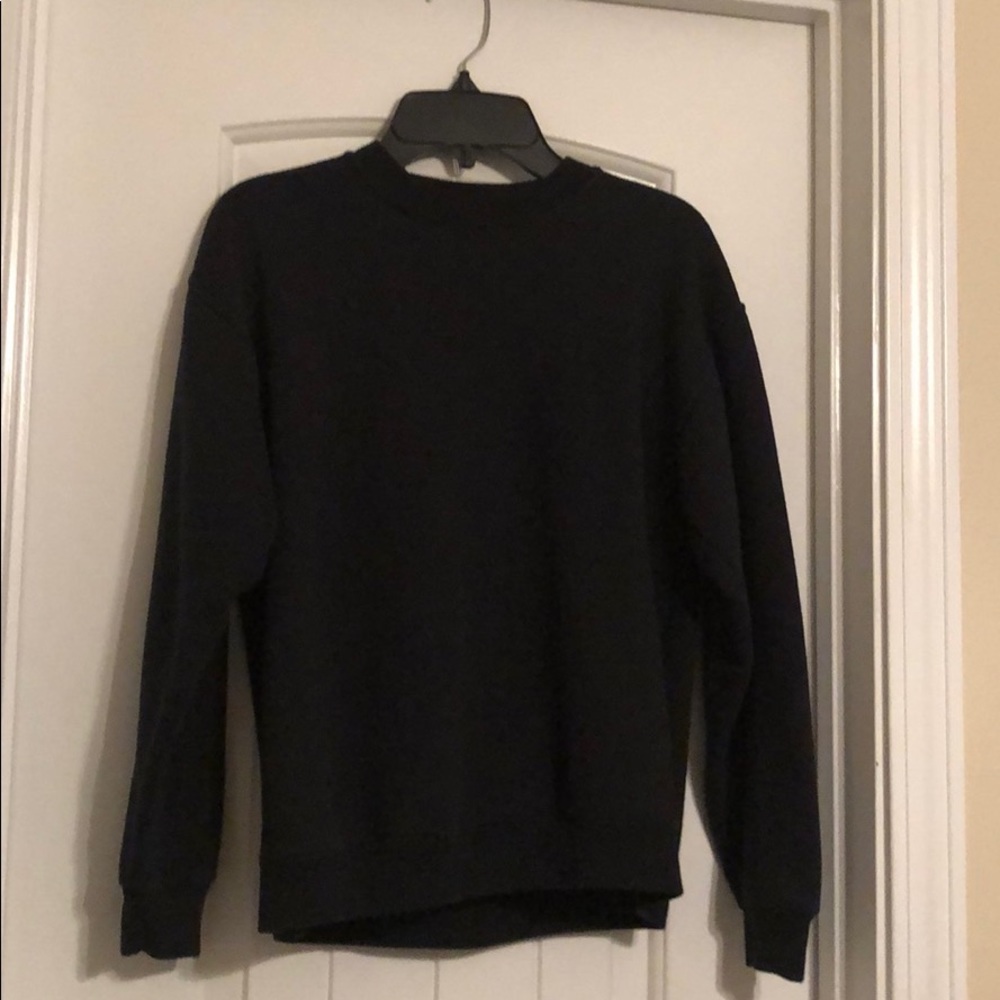 Black sweatshirt